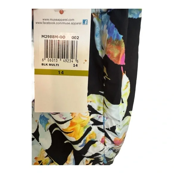 NWT!! Muse Printed Tropical Romper in Women’s size 14 - Picture 7 of 7